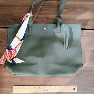 Elegant Green Tote Bag